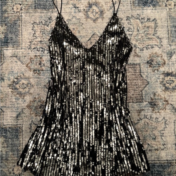 Princess Polly Dresses & Skirts - NWT Princess Polly Black and Silver Sequin DRESS